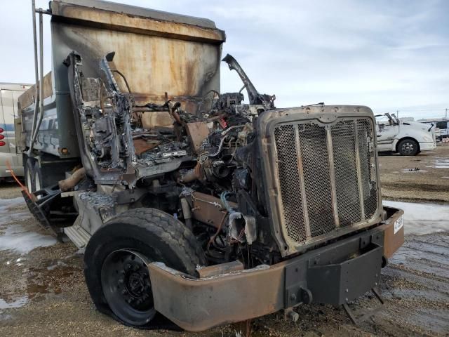 2015 Peterbilt 567