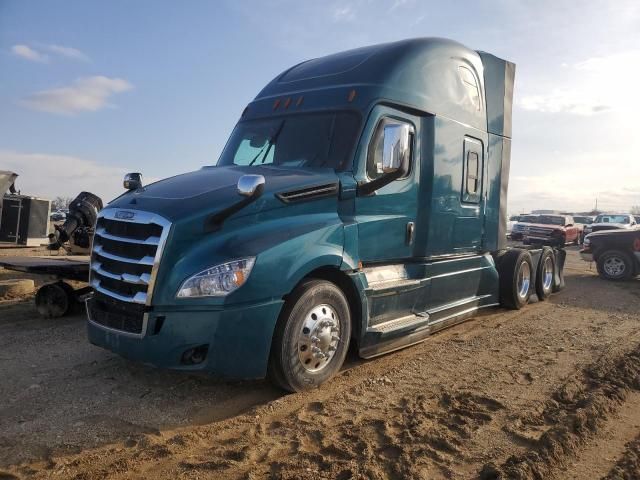 2019 Freightliner Cascadia 126