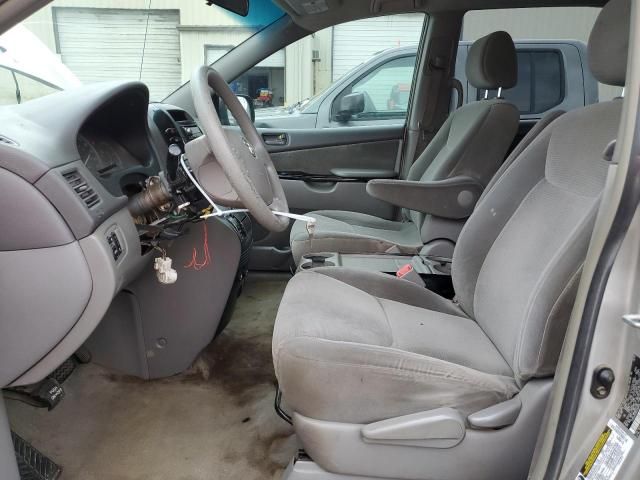 2005 Toyota Sienna CE