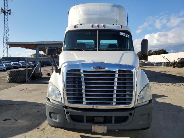 2014 Freightliner Cascadia Truck Cab AND Chassis