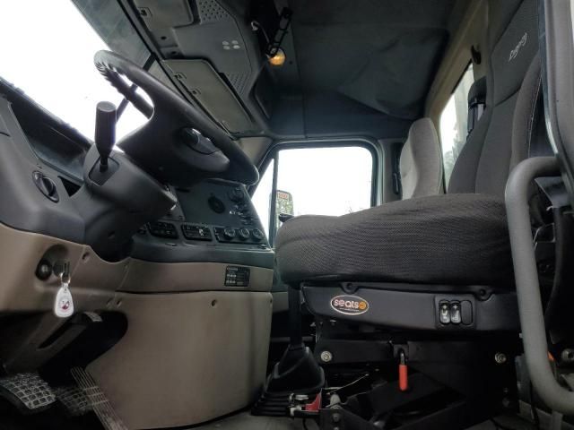 2012 Freightliner Cascadia 125