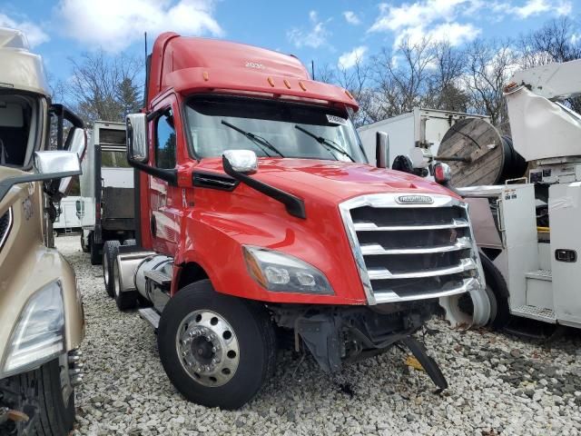 2020 Freightliner Cascadia Semi Truck