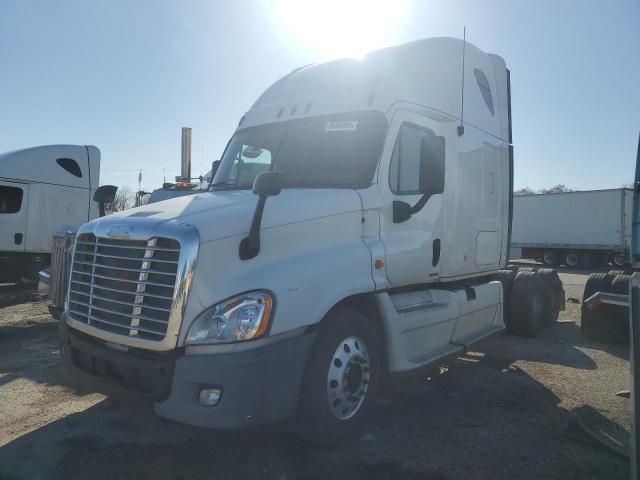 2012 Freightliner Cascadia Semi Truck