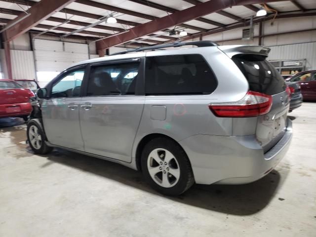 2017 Toyota Sienna LE