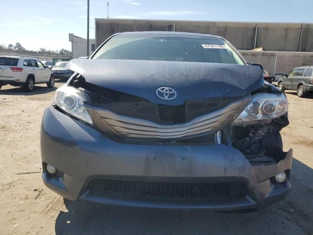 2017 Toyota Sienna XLE