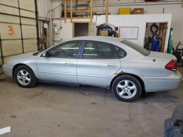 2004 Ford Taurus SE