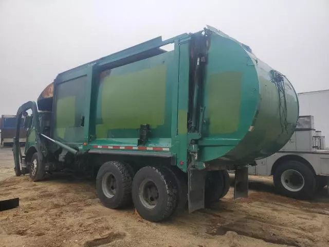 2018 Mack MRU613 Refuse Truck