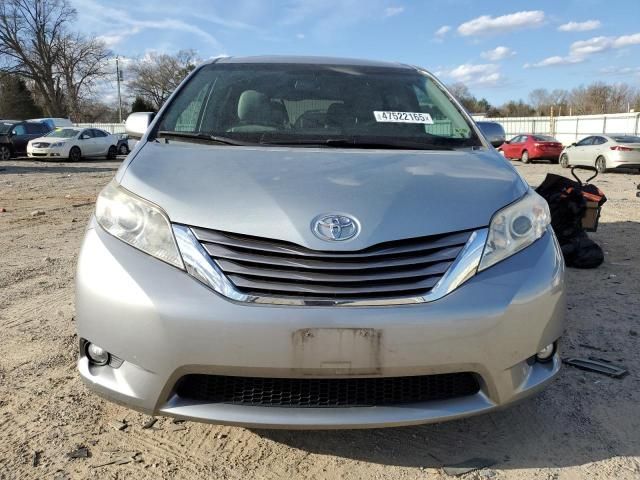 2015 Toyota Sienna XLE