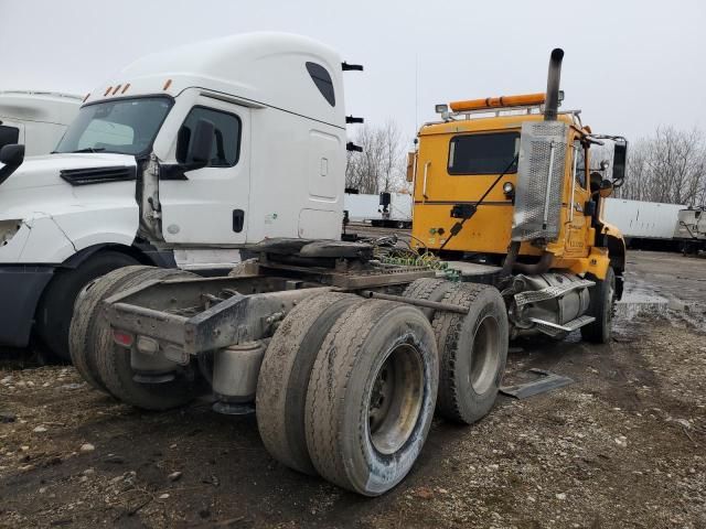 2010 International 9200I Semi Truck