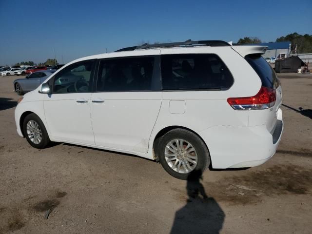 2013 Toyota Sienna XLE