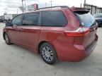 2018 Toyota Sienna XLE