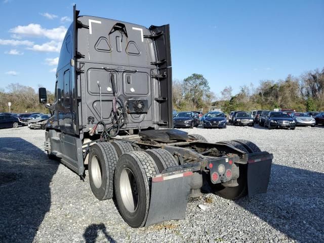 2018 Freightliner Cascadia 125 Semi Truck