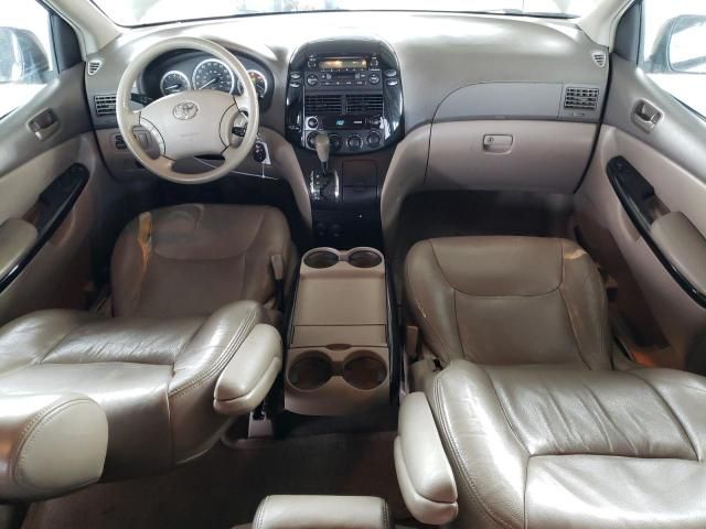 2004 Toyota Sienna CE