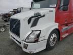 2004 Volvo VNL Semi Truck