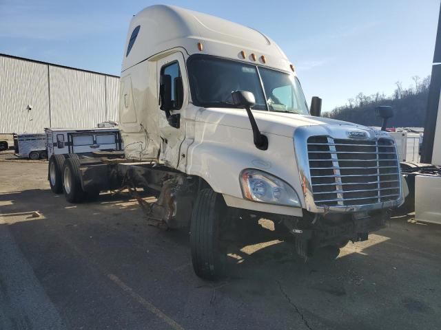 2015 Freightliner Cascadia 125