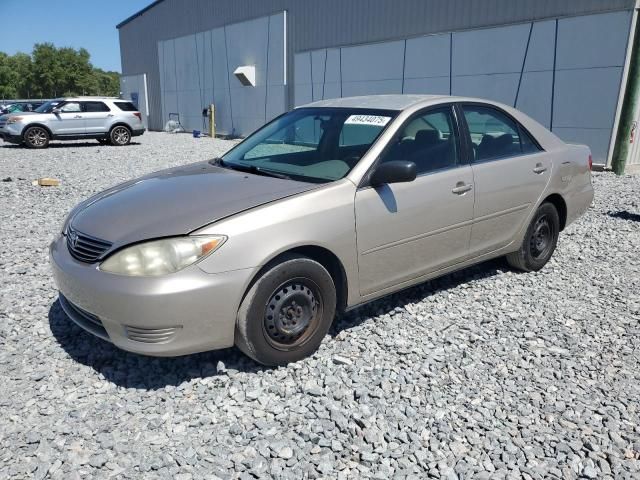 2005 Toyota Camry LE