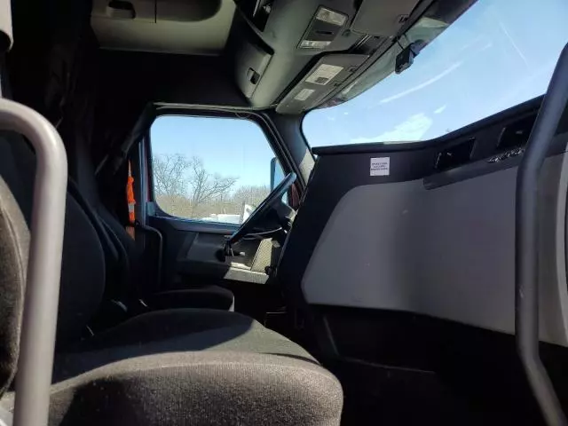 2019 Freightliner Cascadia Semi Truck