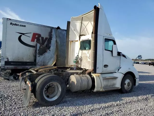 2014 Kenworth Construction T680