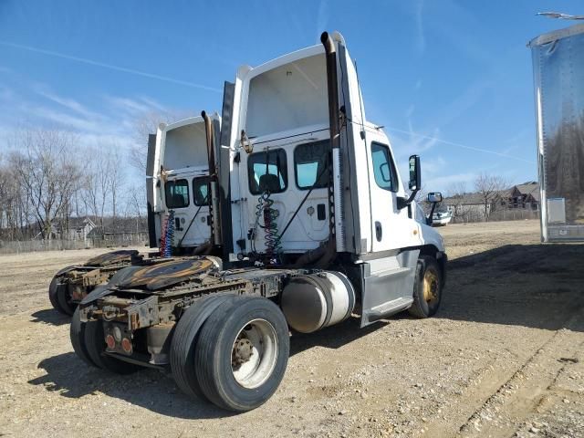 2016 Freightliner Cascadia 125 Semi Truck