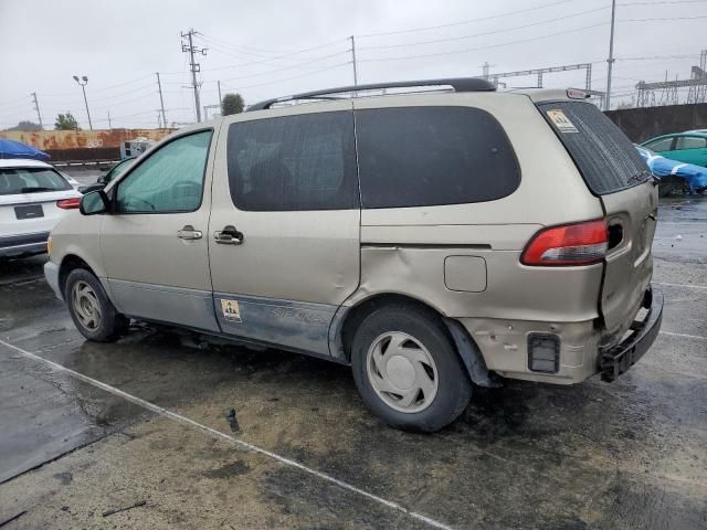 2001 Toyota Sienna LE