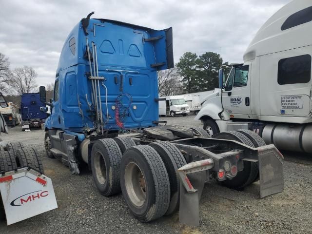 2019 Freightliner Cascadia 126 Semi Truck