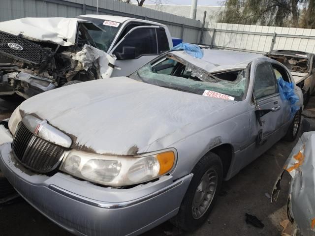 2000 Lincoln Town Car Executive