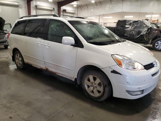 2004 Toyota Sienna XLE