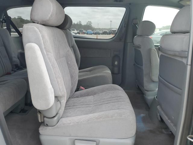 2000 Toyota Sienna LE