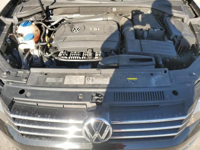 2015 Volkswagen Passat SE