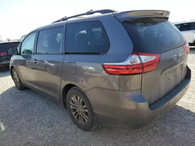 2015 Toyota Sienna XLE