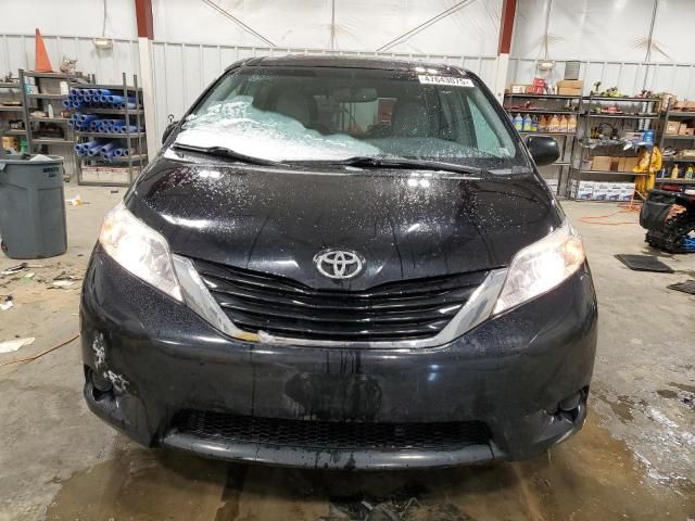 2015 Toyota Sienna LE