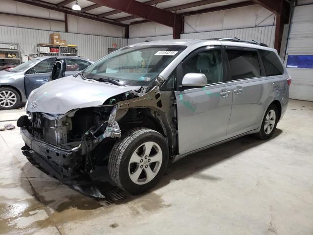 2017 Toyota Sienna LE