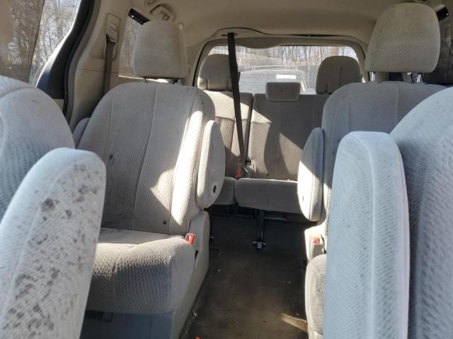 2011 Toyota Sienna LE