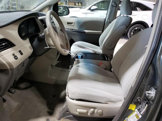 2013 Toyota Sienna LE