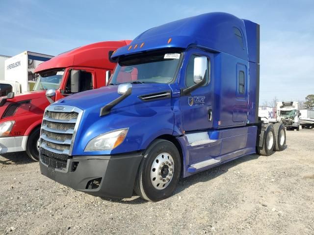 2019 Freightliner Cascadia 126