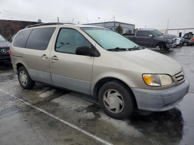 2001 Toyota Sienna LE