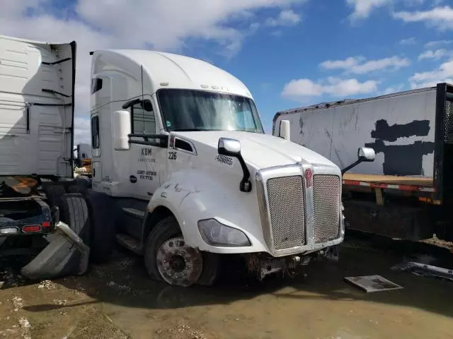 2018 Kenworth T680 Semi Truck