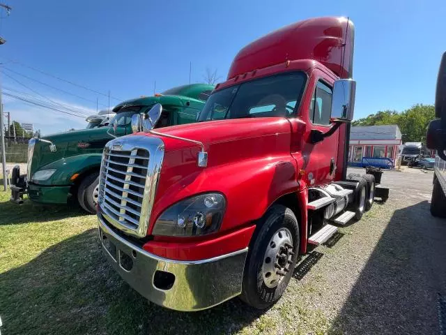 2018 Freightliner Cascadia 125