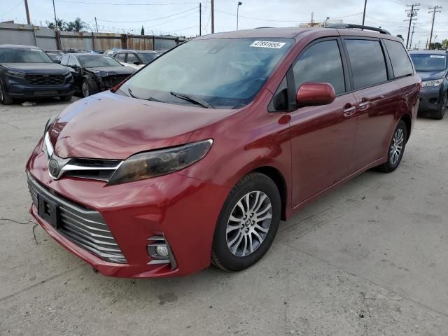 2018 Toyota Sienna XLE