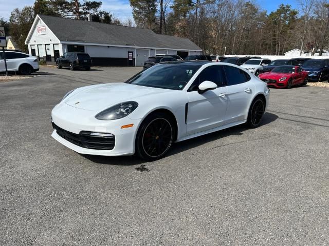 2018 Porsche Panamera 4