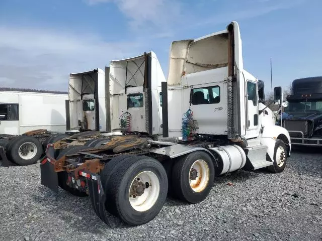 2013 Kenworth T660 Semi Truck