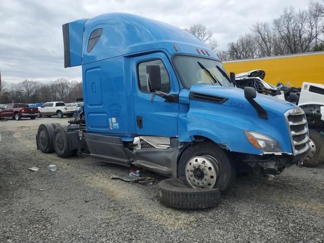 2019 Freightliner Cascadia 126 Semi Truck