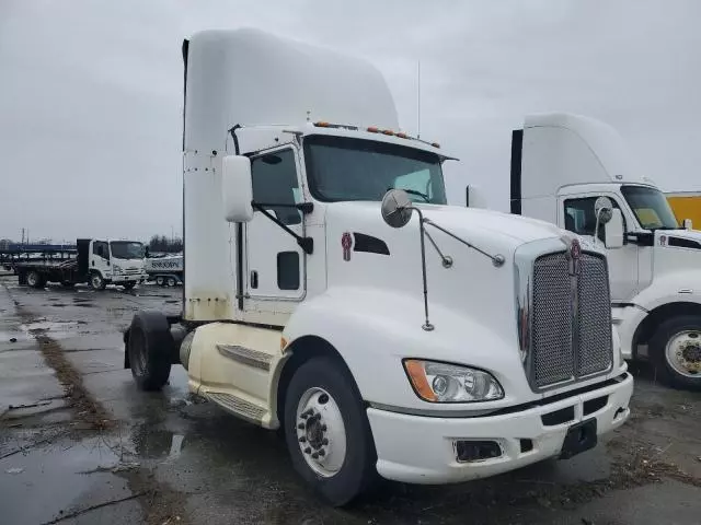 2010 Kenworth Construction T660