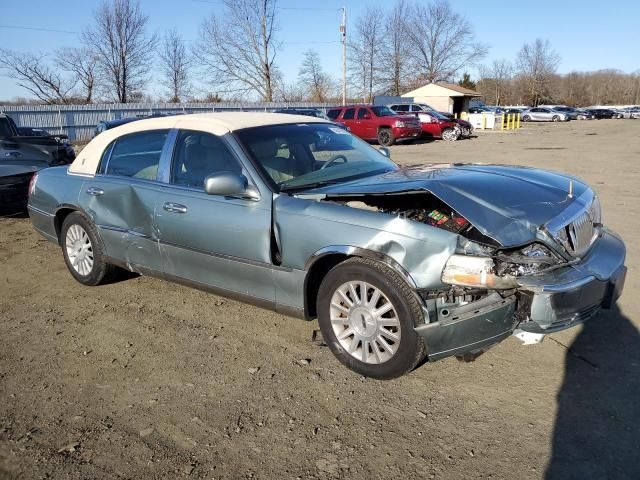 2004 Lincoln Town Car Executive