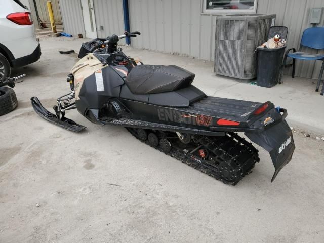 2016 Skidoo 2016 Skidoo Renegade