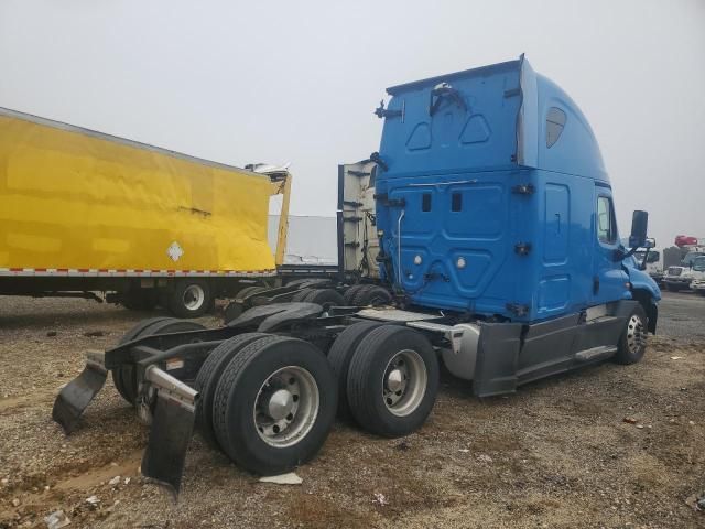 2016 Freightliner Cascadia 125 Semi Truck