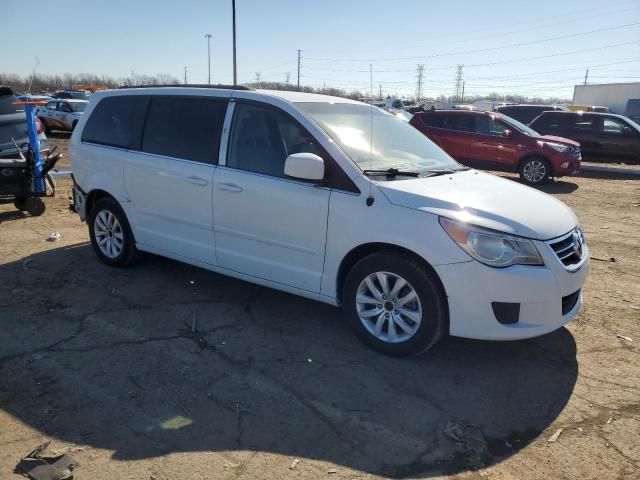 2013 Volkswagen Routan SE