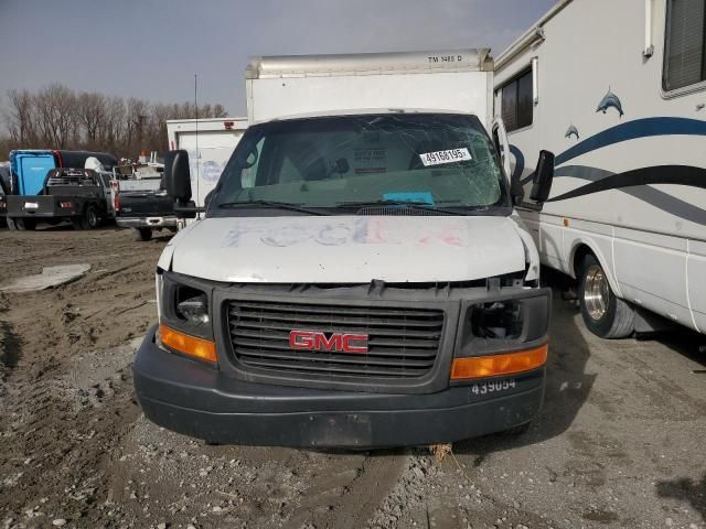 2010 GMC Savana Cutaway G3500