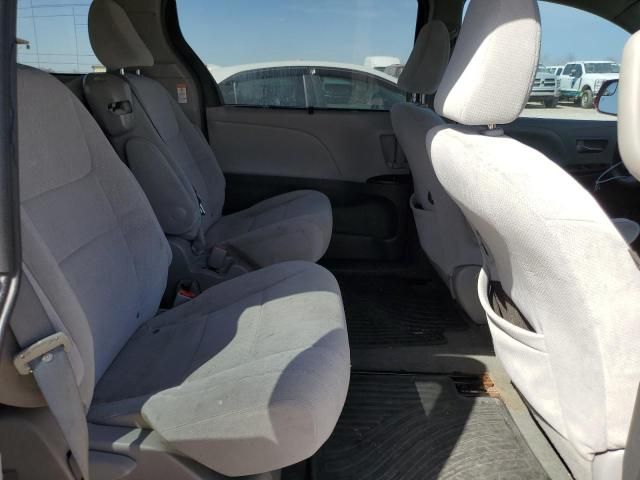 2015 Toyota Sienna LE