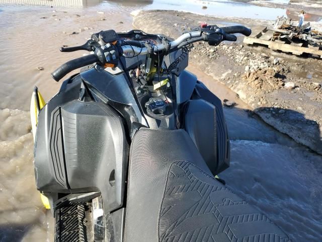 2019 Skidoo 2019 Skidoo Renegade